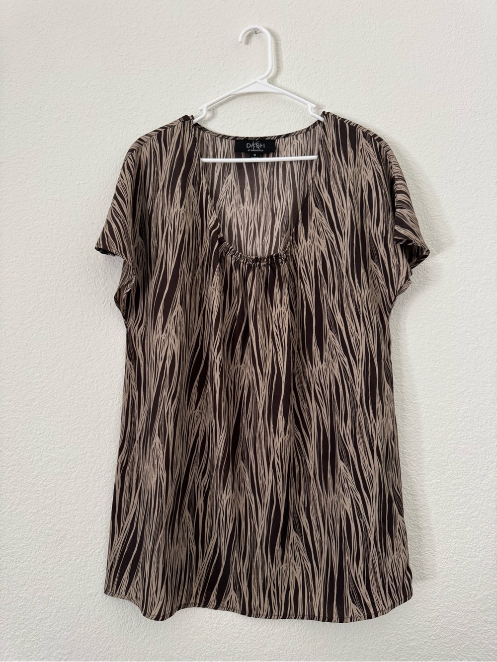 DASH by Kardashian Brown Abstract Print Blouse